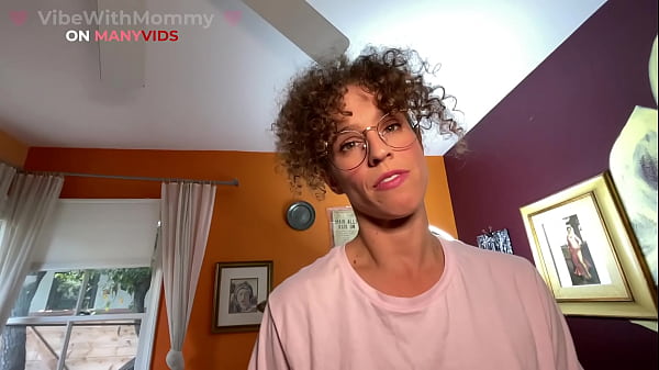 Download Video - Jewish Stepmom Gets Caught Farting and Makes You EAT HER FARTS with VibeWithMommy