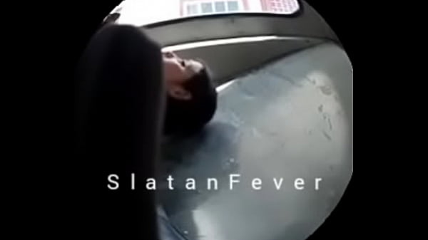 Flashing 2nd cumshot same girl