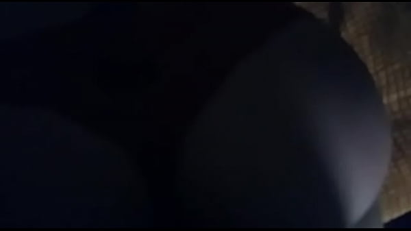 Dándole las nalgas a mi chico en nuestro motel