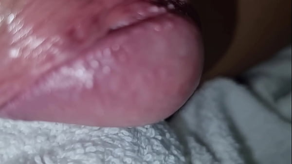 DADDY CUMS HARD | BED JERK OFF - HUGE COCK AND STRONG CUM ON THE FLOOR