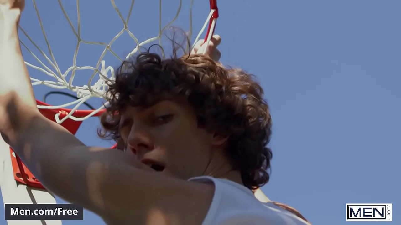 Cristiano y Leo Louis juegan al baloncesto con un pantalón corto que muestra su gran pene sube y baja cuando salta - HOMBRE
                    blowjob doggystyle deepthroat ass fucking outdoors gay missionary twink men rimming big cock huge dick cum in mouth mouth fuck reverse riding man pussy raw fuck unprotected sex muchos negros