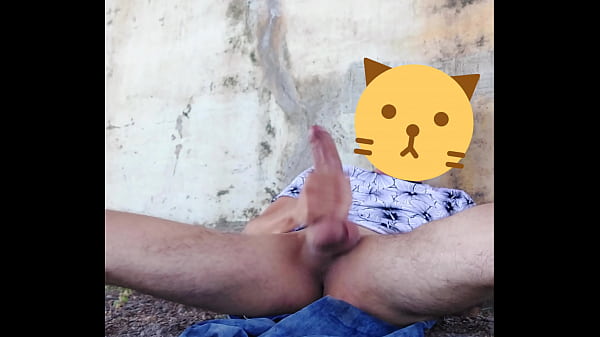Download Video - Que rico se siente al aire libre una buena paja debajo de un puente