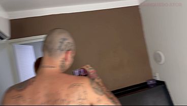 branquinha de 19 anos chama dois amigos detalhes para fazer uma dupla descoberta dois pau na boceta