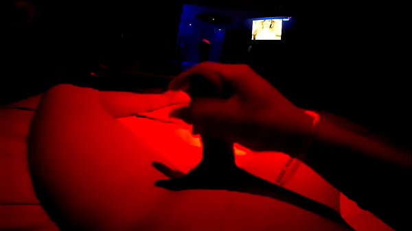 Je Me Masturbe En Regardant Du Porno Dans Un Motel