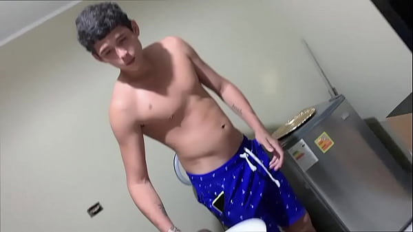 str8 jock come 2 hambúrgueres depois de pegar a cabeça