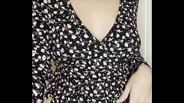 Happy Saturday, enjoy a good old boob reveal ?