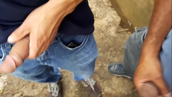 Download Video - fazendo sacanagem Com v&aacute;rios macho no parque sp