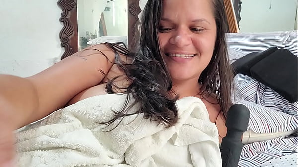 Conheci esse puto na Spicy Club levei para cabine e descobri que tinha o pau enorme, fodi muito ele gozou mas a bateria do celular acabou.