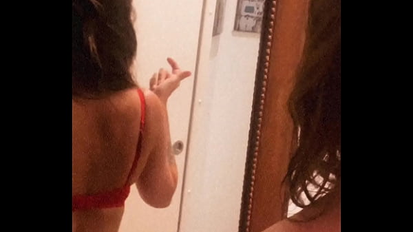 Quand je claque des doigts sois réactif sois à mes pieds sois maniable comme ...