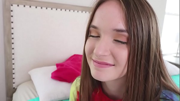 Cute Brunette Stepsis (Hazel Moore) Jerks Off H...