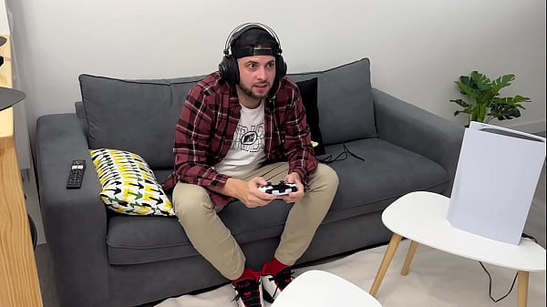 CLEO CADILLAC- tomando leitinho do novinho