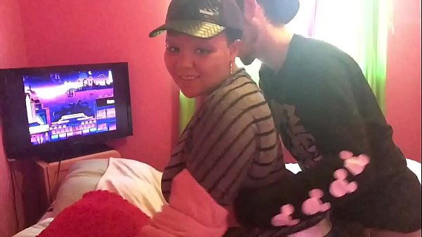 Romantique Bae Whorella Deville Suce Une Bite En Faisant L'amour À La Bite Avec Sa Bouche