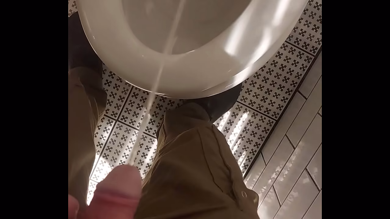 Piss in London Pub Toilet