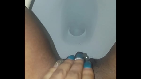 thumb peeing again