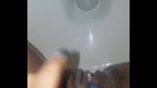 thumb peeing again