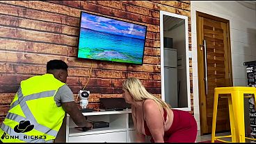 My neighbor's TV froze and she called me over to break her little ass.