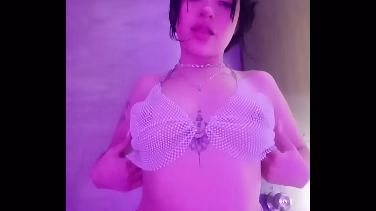 Pamela Miller Mojadita con su concha grande