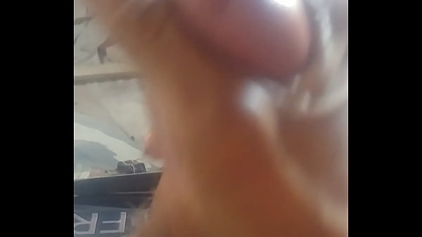 Gigidigooman getting a nut