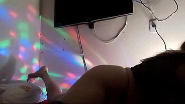 Hottiestwo chamou Vivi Guedez - depois de se lambuzar na xota da loira, botou ela pra mamar com garganta profunda até o talo deixando bem babado pra enfiar tudo na buceta da safada.