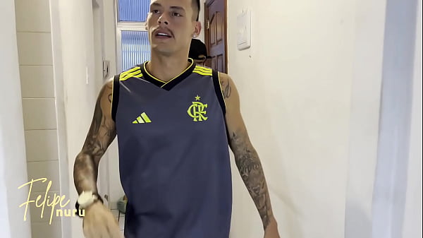 NEG&Atilde;O GOSTOSO SENDO FODIDO COM FOR&Ccedil;A