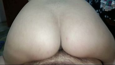 My wife moves too rich on top of me, she makes me come quickly.