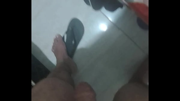 Kleber Gozando - Acordei com um tes&atilde;o,querendo uma buceta mais t&aacute; dif&iacute;cil arrumar uma pra comer