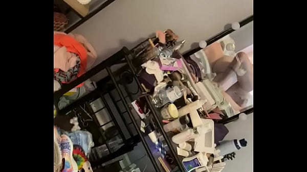 Bbw Streichelt Den Rücken Mit Dickem Latino-Schwanz