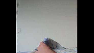 ベッドで朝立ちを楽しむ自由
