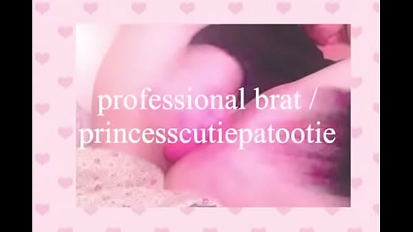 teen webcam model princesscutiepatootie plays with dildo and rubs her pretty pink pussy then gets shy