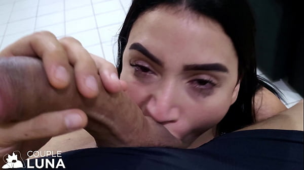 Hot Teen Opened Her Ass to Take It Up Her Rectum to the Stalk!