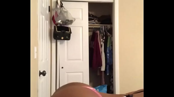 Fat pussy and ass ebony twerking