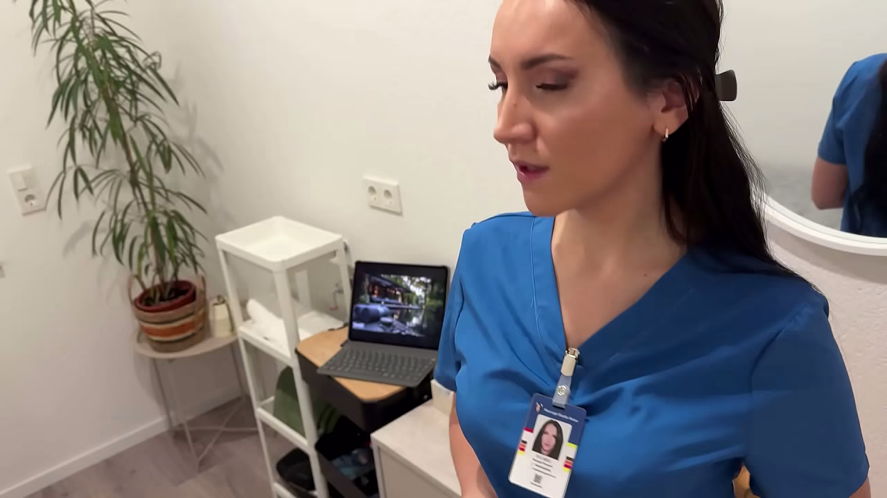 My Stepmom The Masseuse Fixed My Knees... With Her Mouth