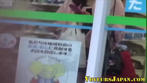 Horny japanese teen rubs