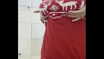 Morena Gostosa Se Exibe No Banho E Mostra Seus Lindos Seios