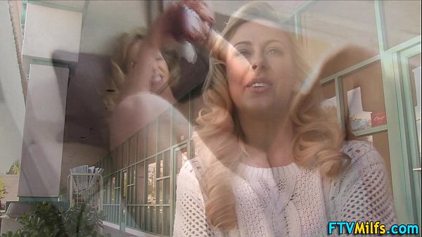 Milf vibrates pussy pov