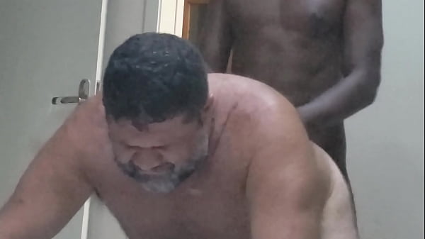 Tomando no cu gostoso do Negão
