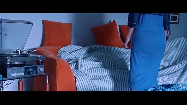 Download Video - Ece Dizdar Sevi&scedil;me Sahnesi - &Ccedil;ekmeceler Filmi