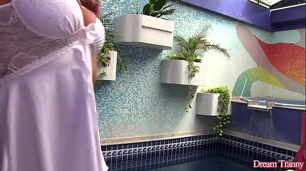 Sexy Tranny Alexia Rios Enjoys Piston Machine Fucking