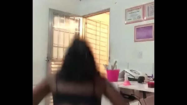 Lizandra de Jaboatão PE dançando funk e provocando