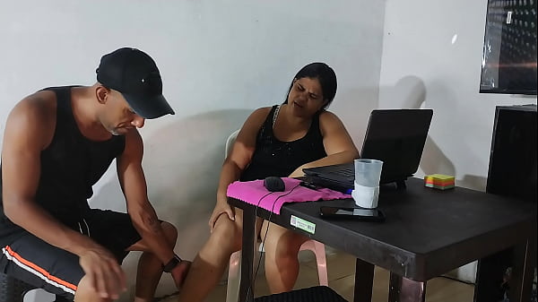 My stepfather's friend comes to look for him and helps me with a delicious massage but ends up giving me a good and delicious fuck.