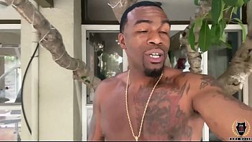 Blonde mature lesbian likes to eat teenage pussy so she convinces a beautiful girl to have lesbian sex