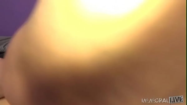 BLONDE BEAUTY JENNA IVORY GETS FUCKED!