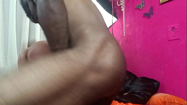 Boneca pauzuda fudendo com garot&atilde;o do centro fu...