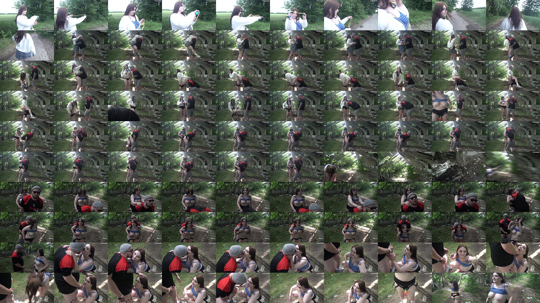 Hot public pegging in sunny weather 预览图
