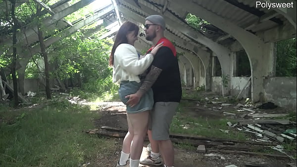 Download Video - Hot public pegging in sunny weather