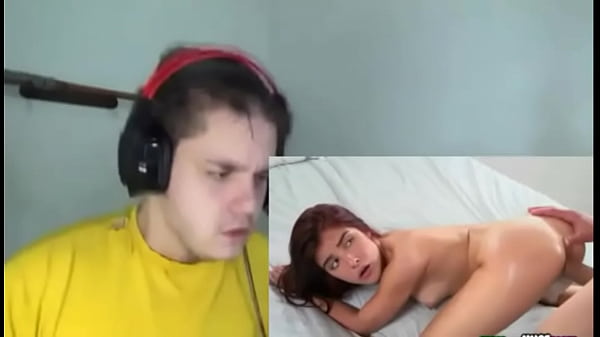thumb react a vanessa phoenix