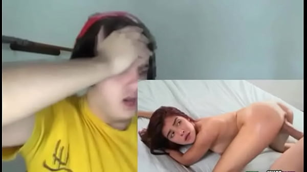 thumb react a vanessa phoenix