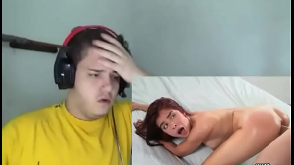 thumb react a vanessa phoenix