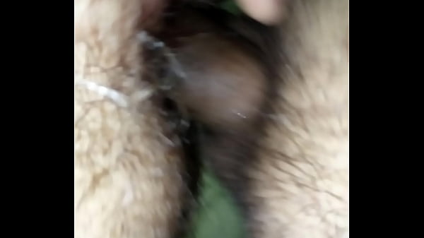 Comiéndole el culo al joven