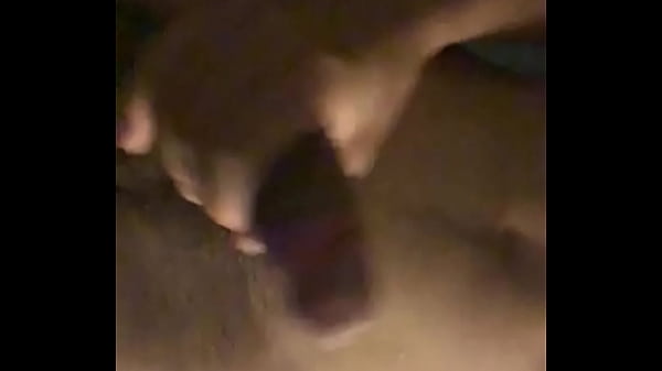 Mexendo no pau gostoso (comente para vídeos melhores)